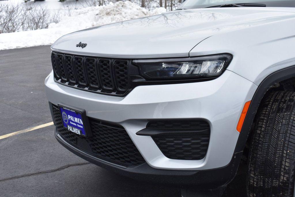 used 2024 Jeep Grand Cherokee car, priced at $29,500