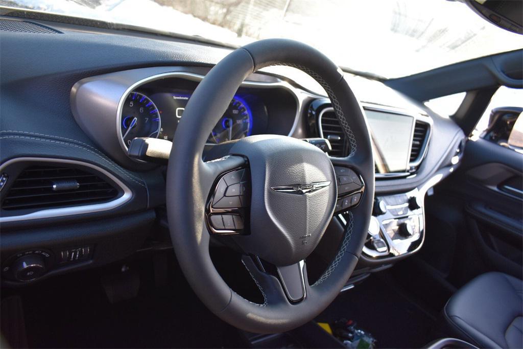 new 2026 Chrysler Pacifica car, priced at $46,371