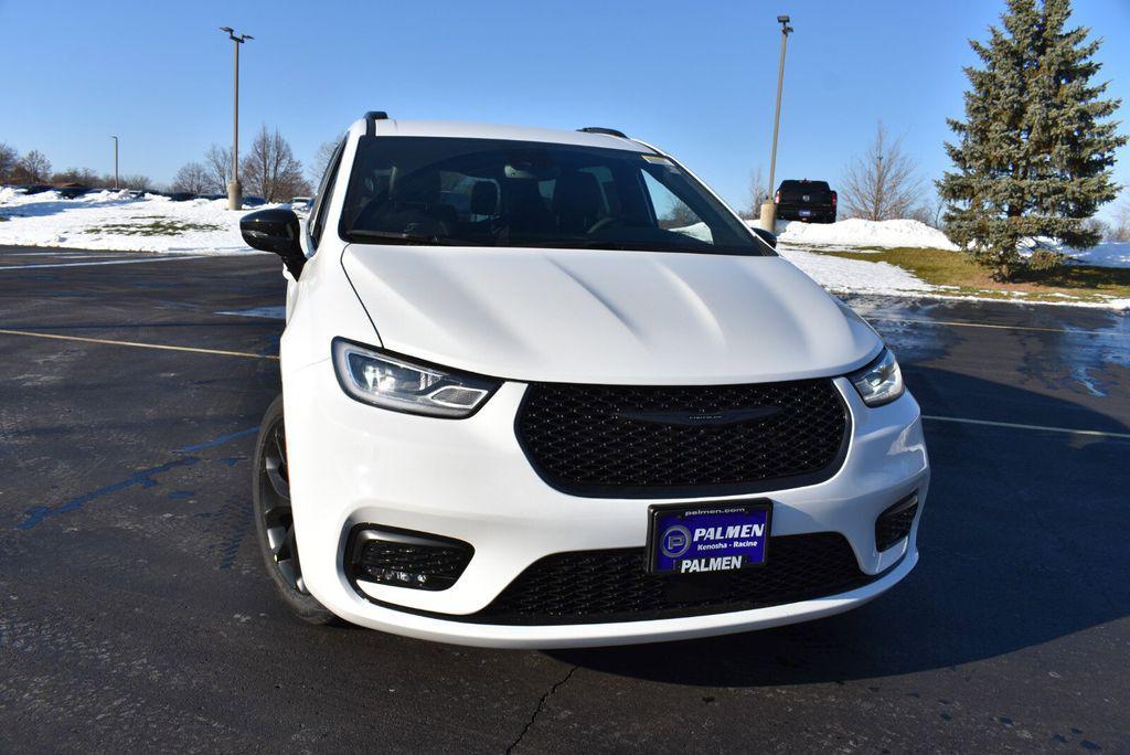 new 2026 Chrysler Pacifica car, priced at $45,371