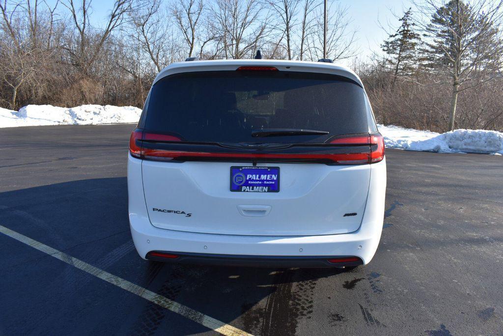 new 2026 Chrysler Pacifica car, priced at $45,371