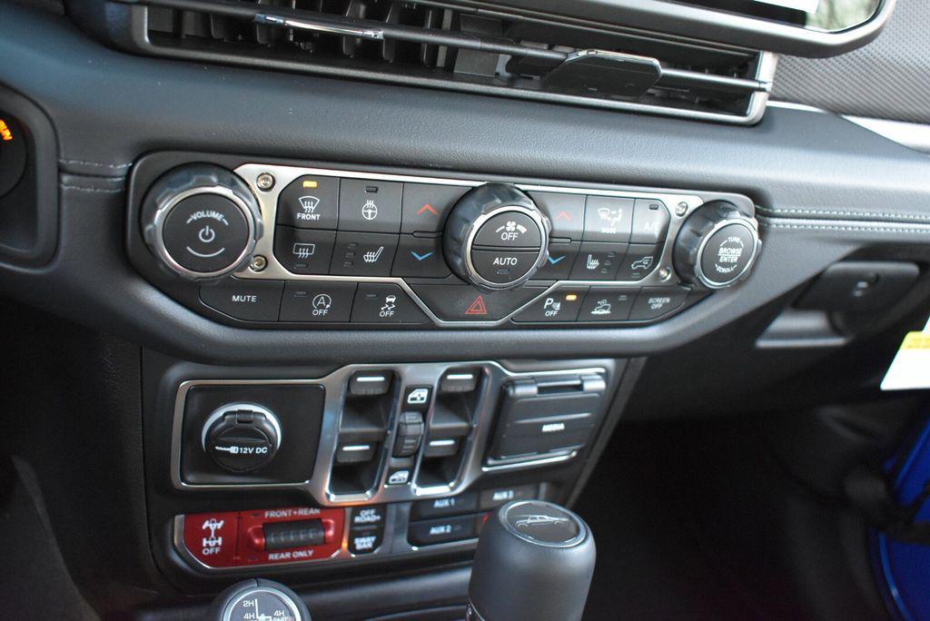 new 2026 Jeep Gladiator car, priced at $59,831