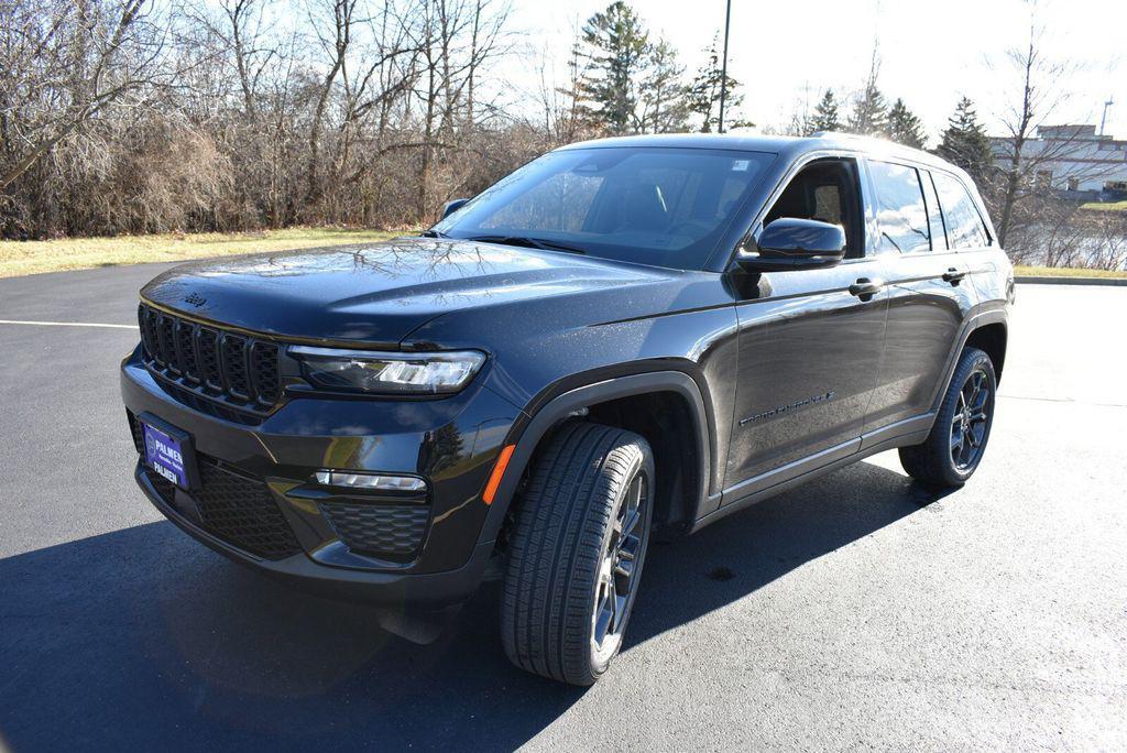 new 2025 Jeep Grand Cherokee car, priced at $47,599