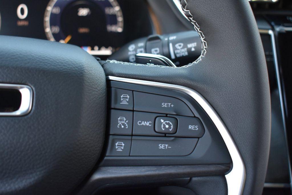 new 2025 Jeep Grand Cherokee car, priced at $47,599