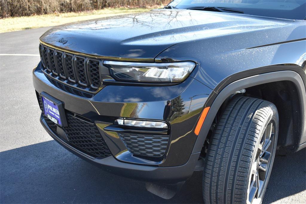 new 2025 Jeep Grand Cherokee car, priced at $47,599