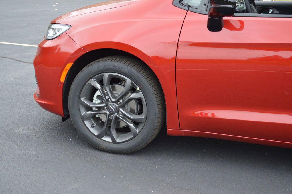 new 2026 Chrysler Pacifica car, priced at $43,054