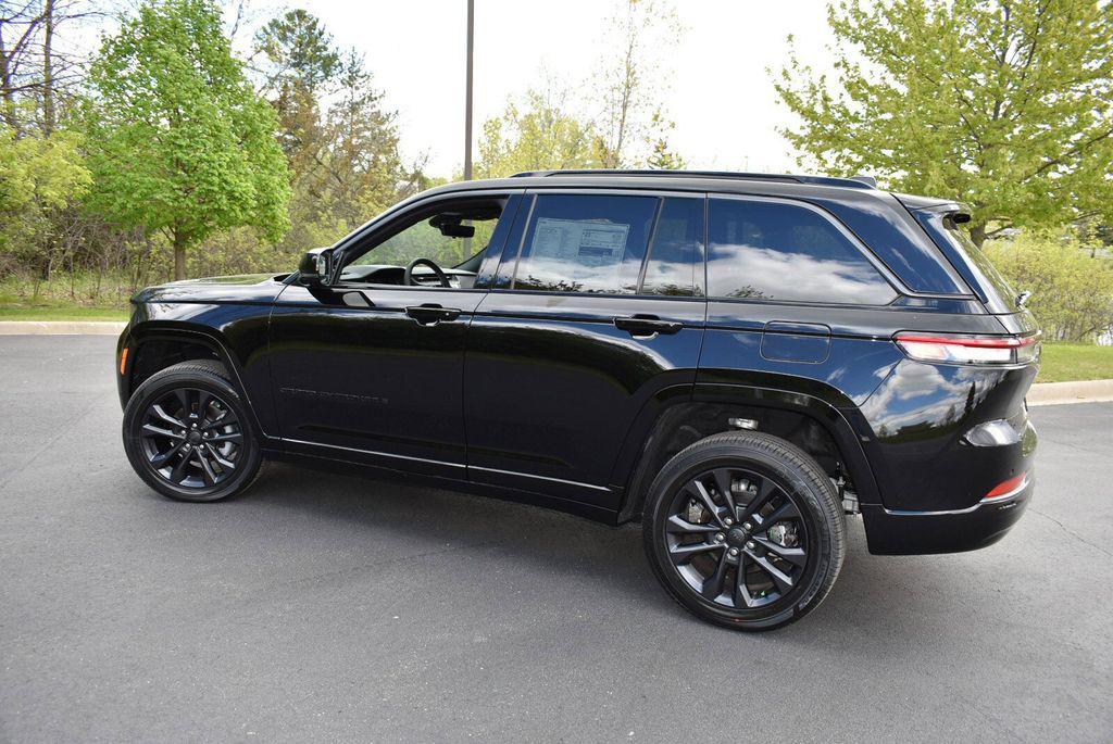 new 2026 Jeep Grand Cherokee car, priced at $49,378