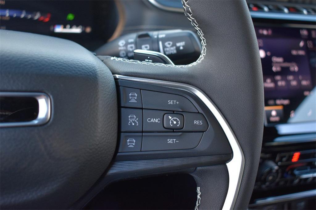 new 2025 Jeep Grand Cherokee car, priced at $37,999