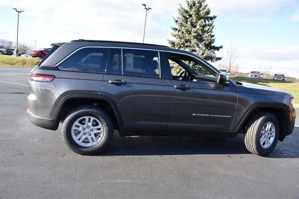 new 2025 Jeep Grand Cherokee car, priced at $37,999