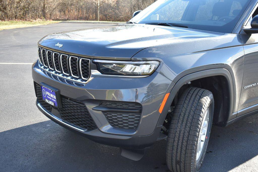 new 2025 Jeep Grand Cherokee car, priced at $37,590