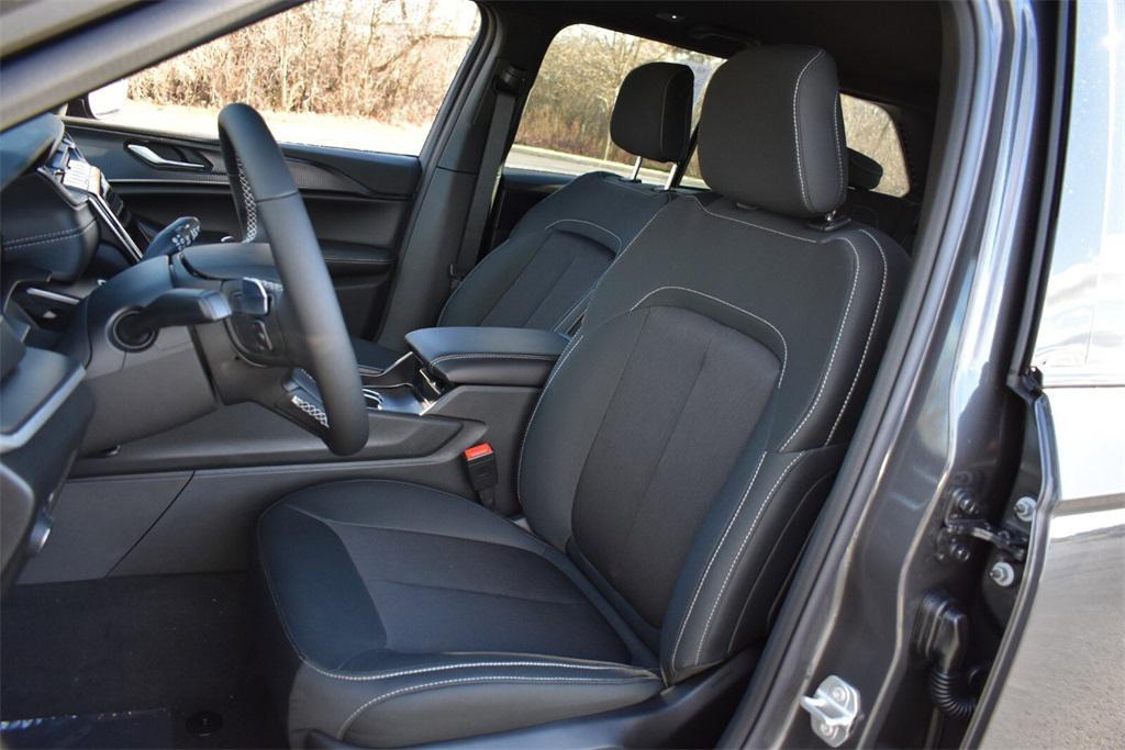 new 2025 Jeep Grand Cherokee car, priced at $37,999