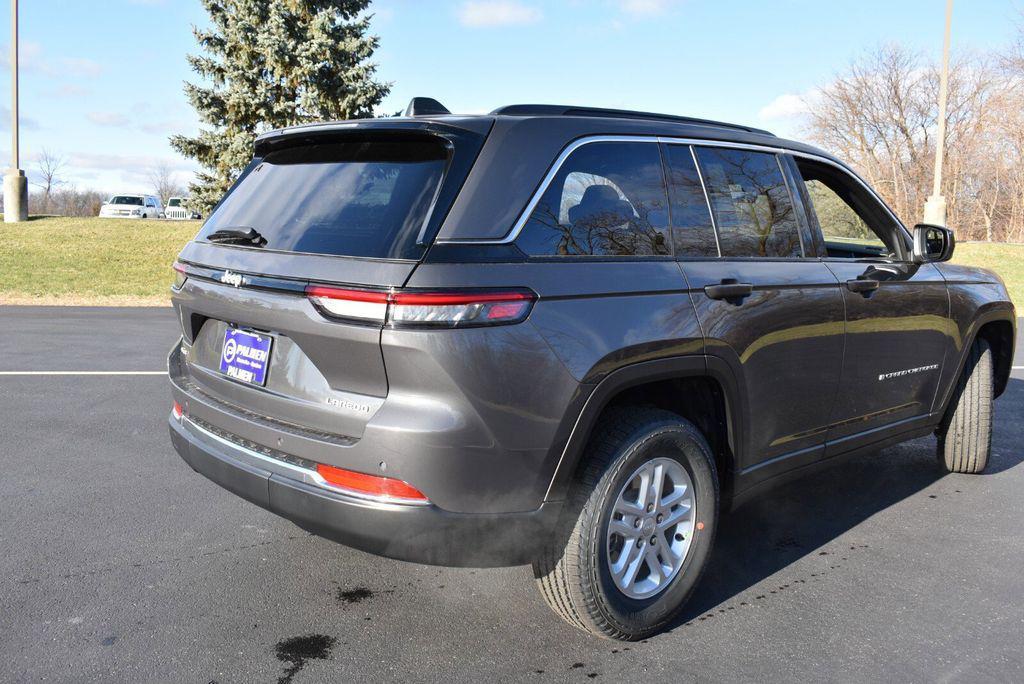 new 2025 Jeep Grand Cherokee car, priced at $37,590