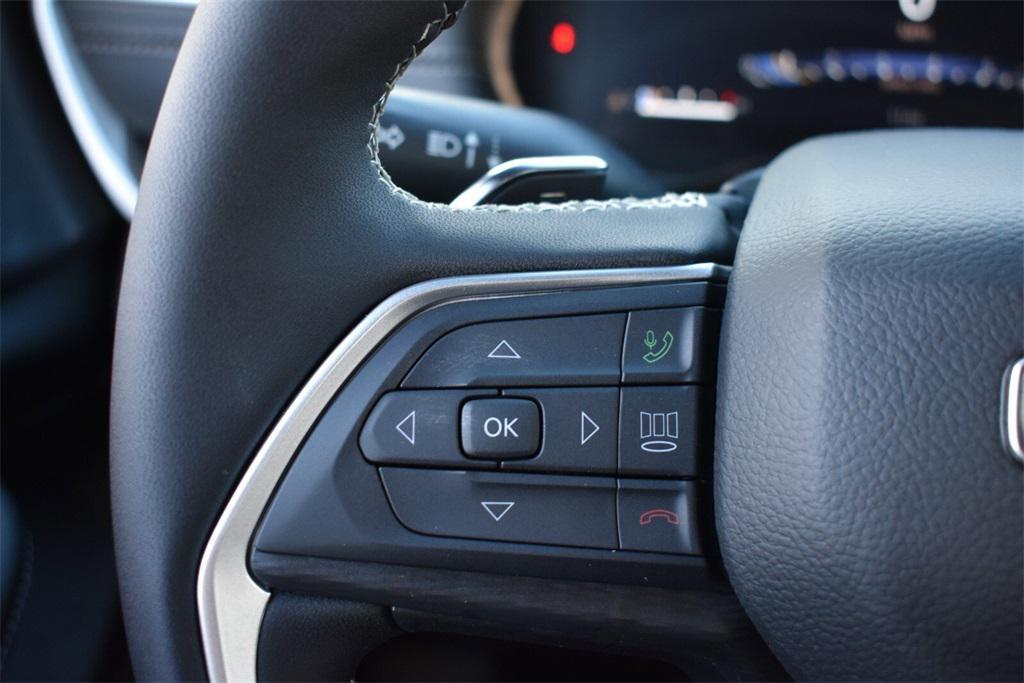 new 2025 Jeep Grand Cherokee car, priced at $37,999