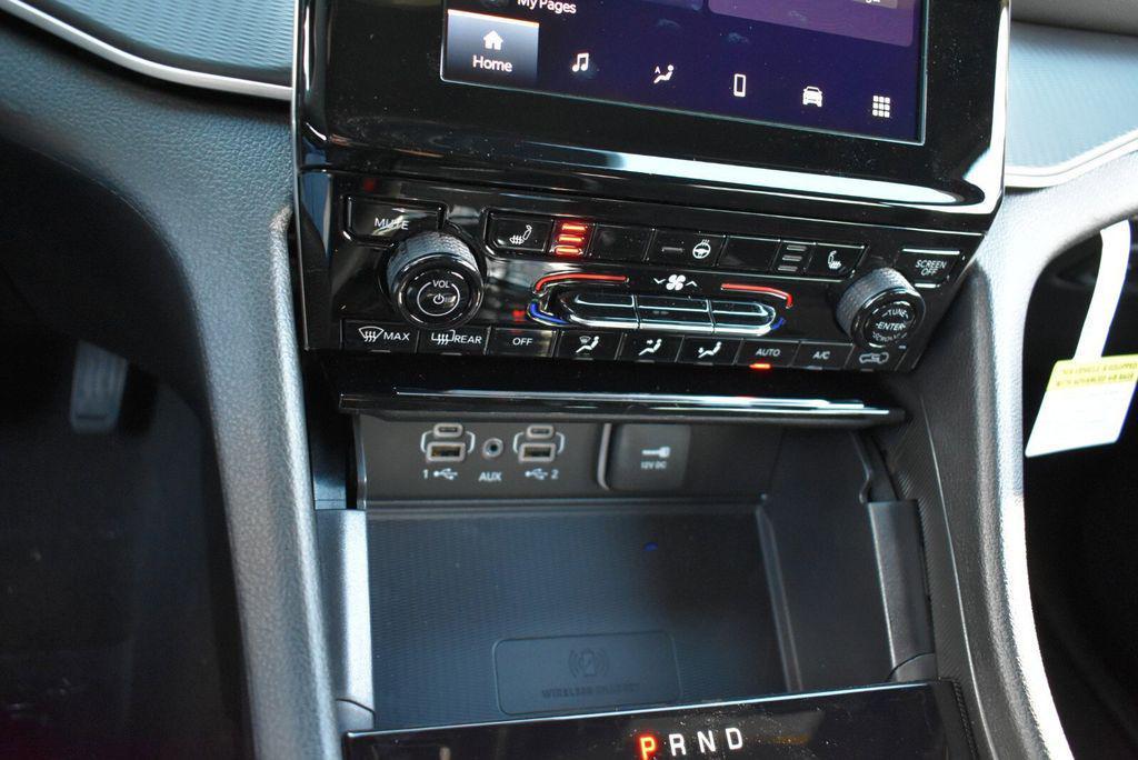 new 2025 Jeep Grand Cherokee car, priced at $37,590