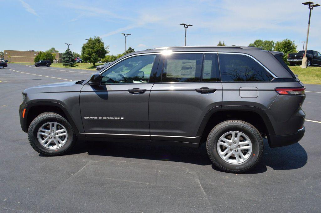 new 2025 Jeep Grand Cherokee car, priced at $33,999