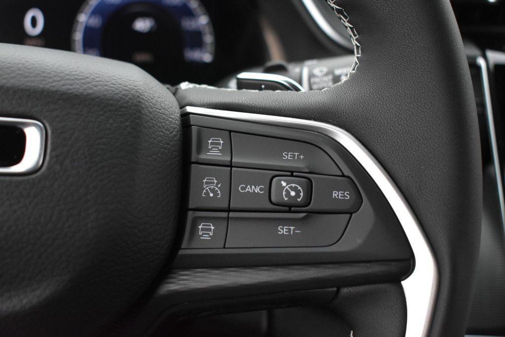 new 2025 Jeep Grand Cherokee car, priced at $41,999