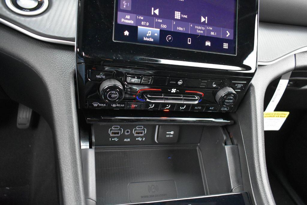 new 2025 Jeep Grand Cherokee car, priced at $41,999