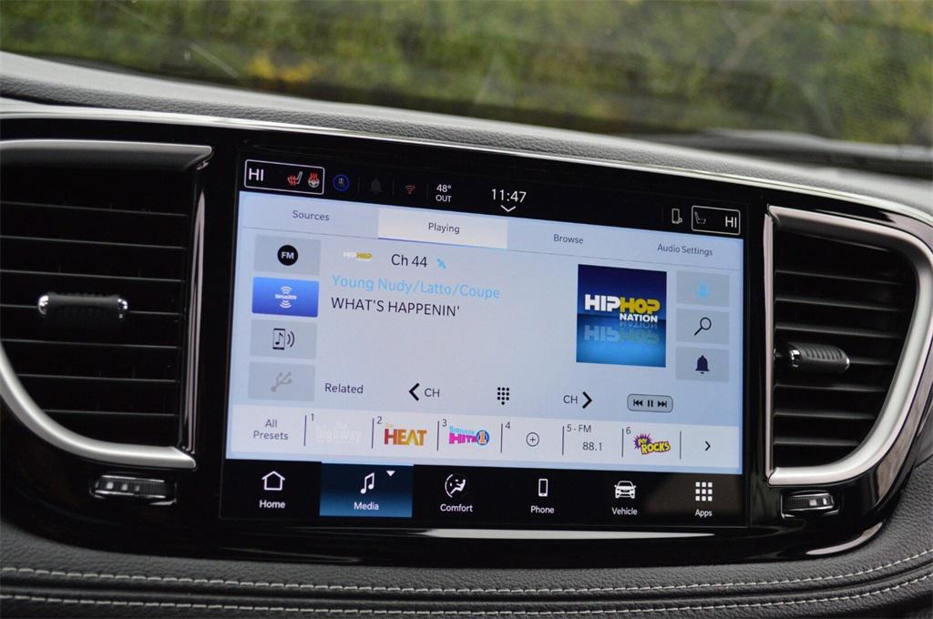 new 2026 Chrysler Pacifica car, priced at $39,999