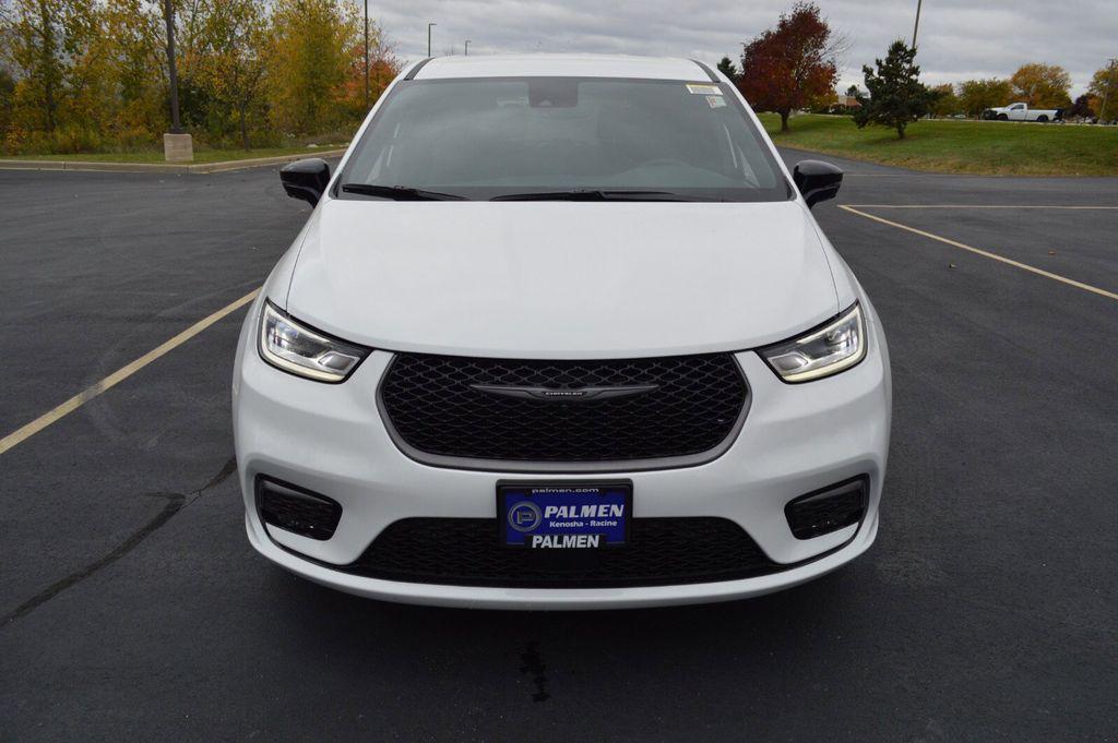 new 2026 Chrysler Pacifica car, priced at $40,893