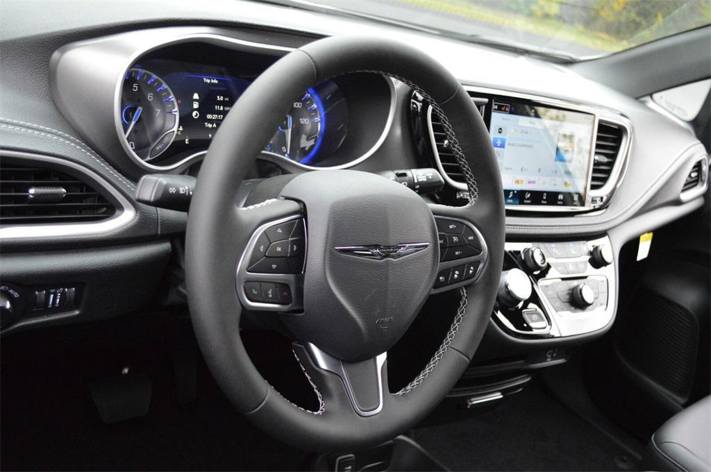 new 2026 Chrysler Pacifica car, priced at $39,999
