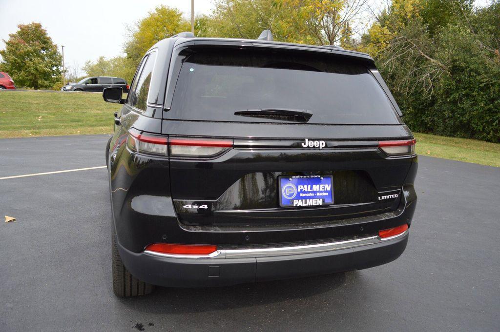 new 2025 Jeep Grand Cherokee car, priced at $43,990