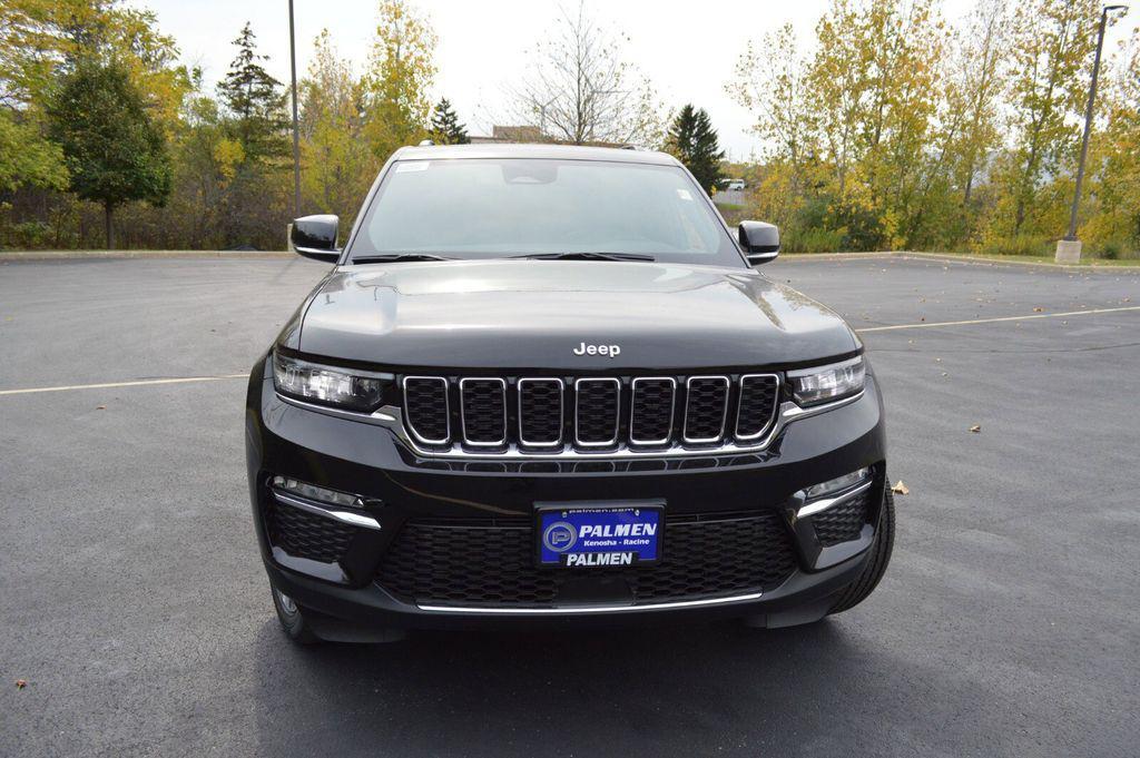 new 2025 Jeep Grand Cherokee car, priced at $43,990
