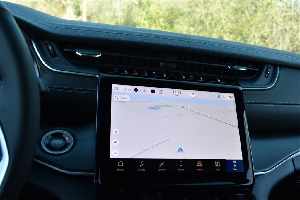 new 2025 Jeep Grand Cherokee car, priced at $42,299