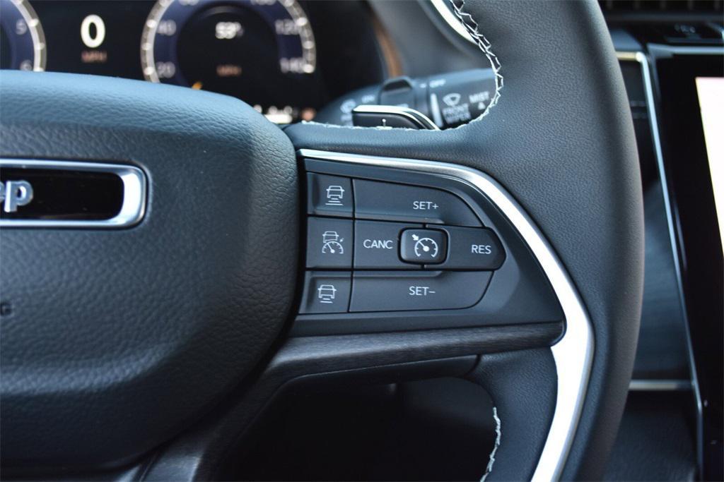 new 2025 Jeep Grand Cherokee car, priced at $42,299