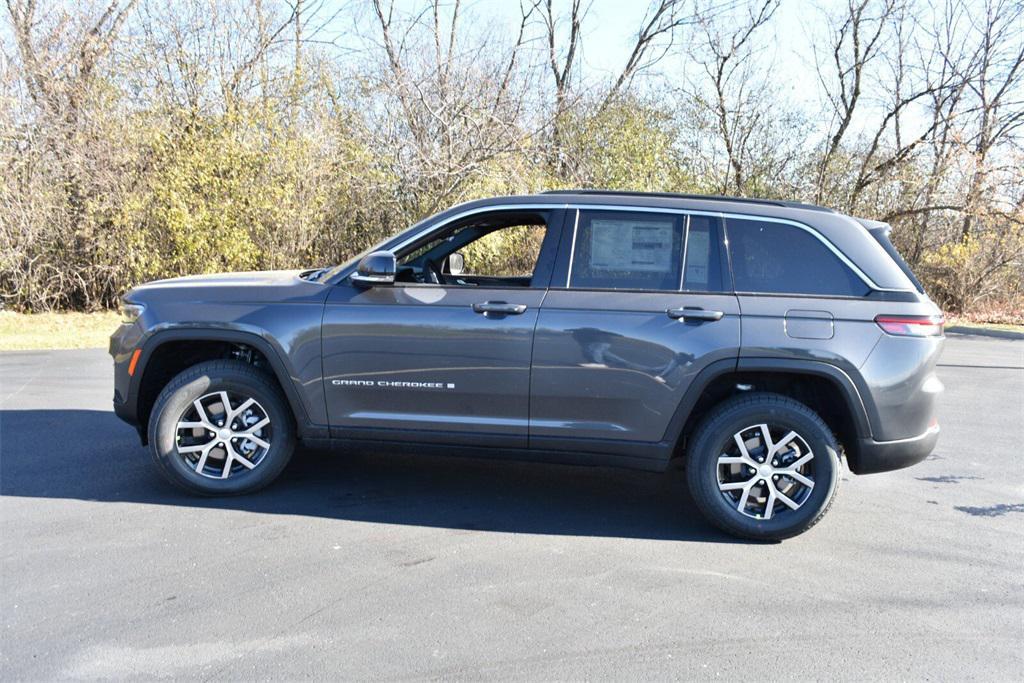 new 2025 Jeep Grand Cherokee car, priced at $42,299