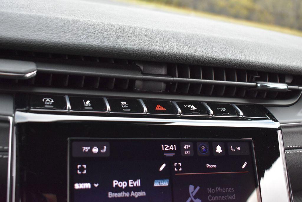 new 2025 Jeep Grand Cherokee car, priced at $36,990