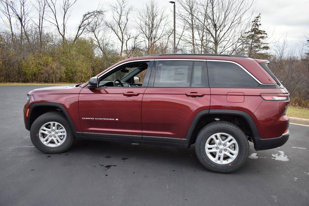new 2025 Jeep Grand Cherokee car, priced at $36,990