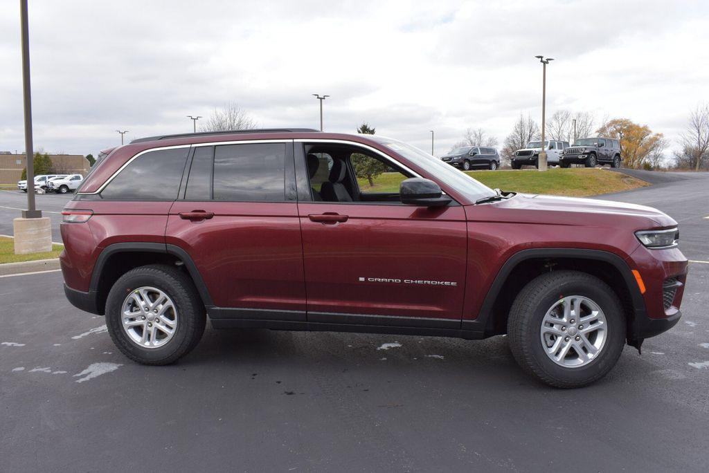 new 2025 Jeep Grand Cherokee car, priced at $36,990