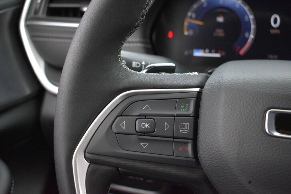 new 2025 Jeep Grand Cherokee car, priced at $36,990