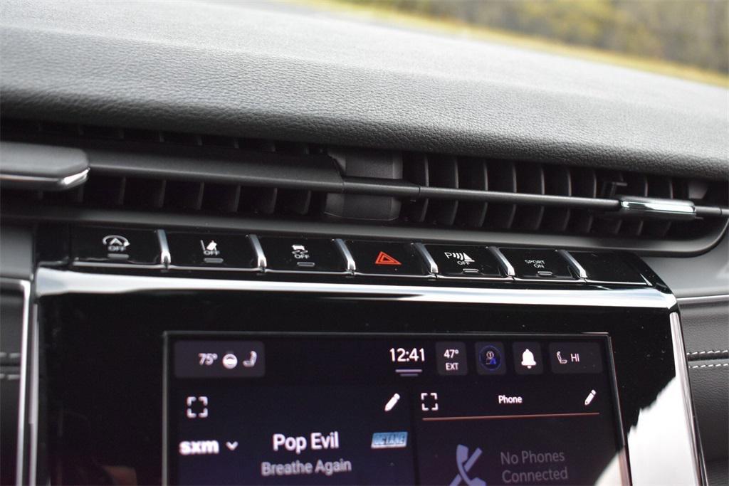 new 2025 Jeep Grand Cherokee car, priced at $37,999