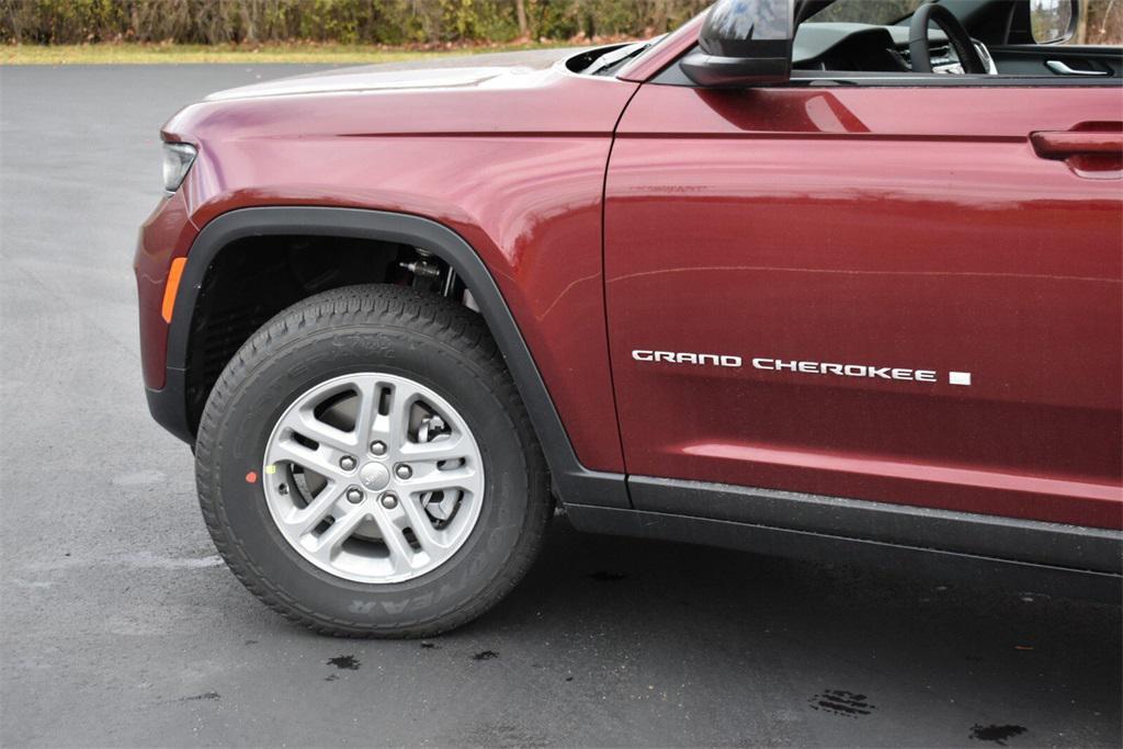 new 2025 Jeep Grand Cherokee car, priced at $37,999