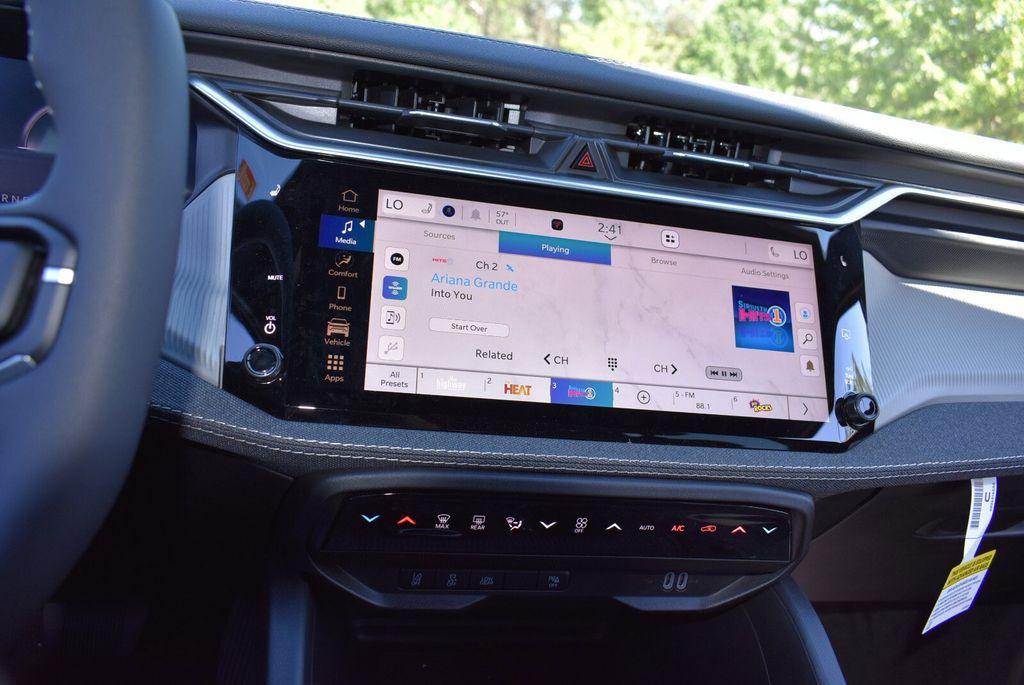 new 2026 Jeep Cherokee car, priced at $35,628
