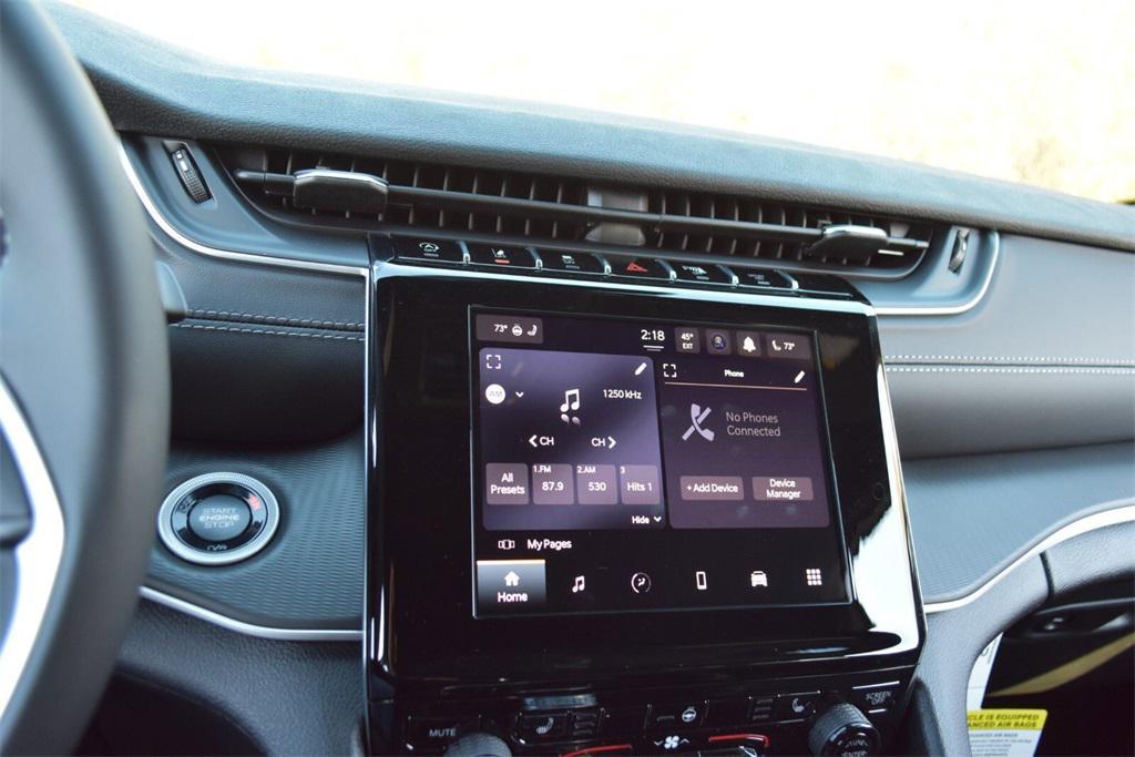 new 2025 Jeep Grand Cherokee car, priced at $39,999