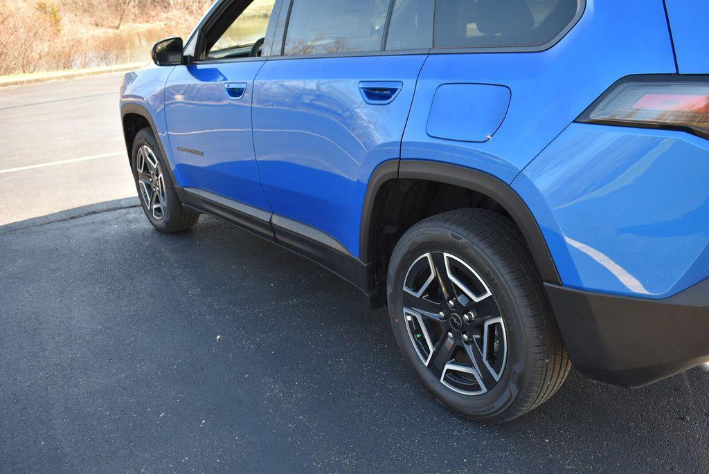 new 2026 Jeep Cherokee car, priced at $44,063