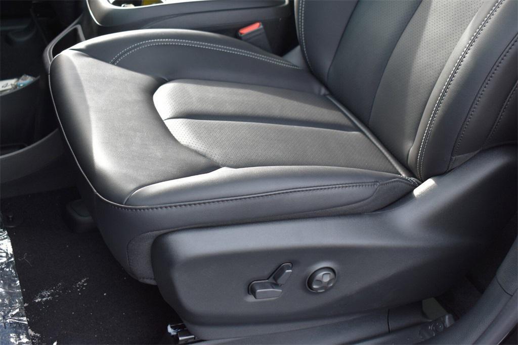 new 2026 Chrysler Pacifica car, priced at $43,486