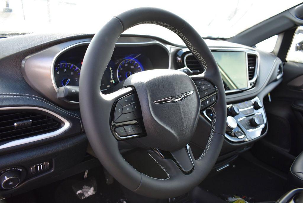 new 2026 Chrysler Pacifica car, priced at $44,467