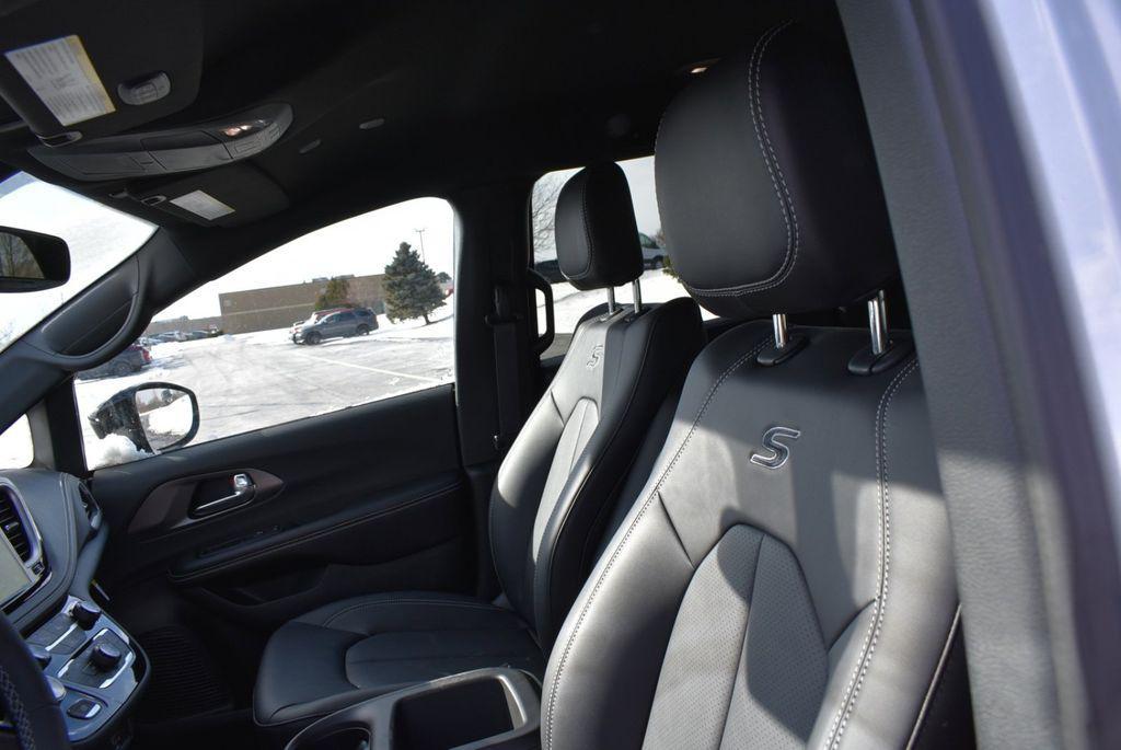 new 2026 Chrysler Pacifica car, priced at $44,467