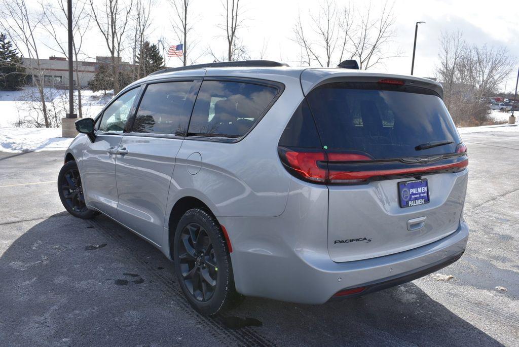 new 2026 Chrysler Pacifica car, priced at $44,467