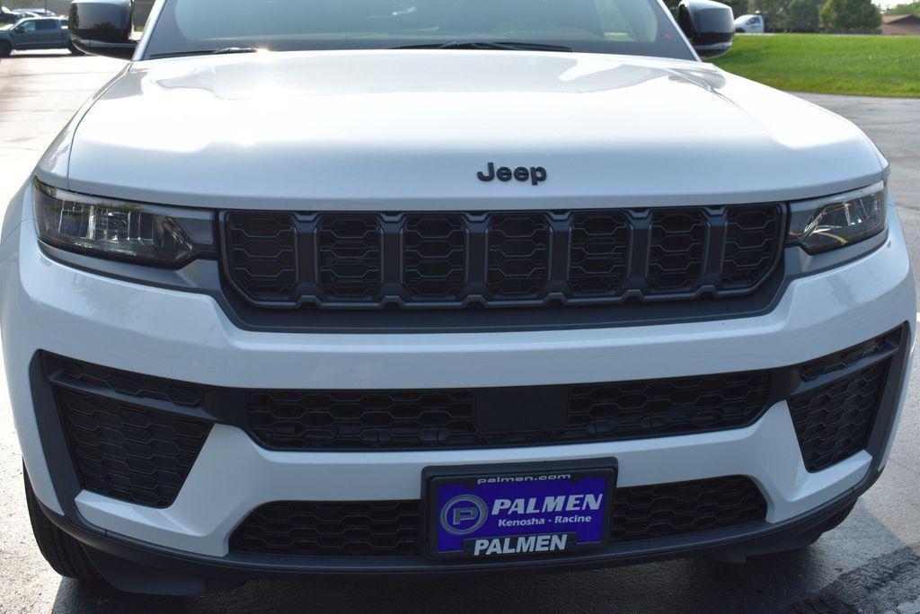 new 2026 Jeep Grand Cherokee car, priced at $41,600