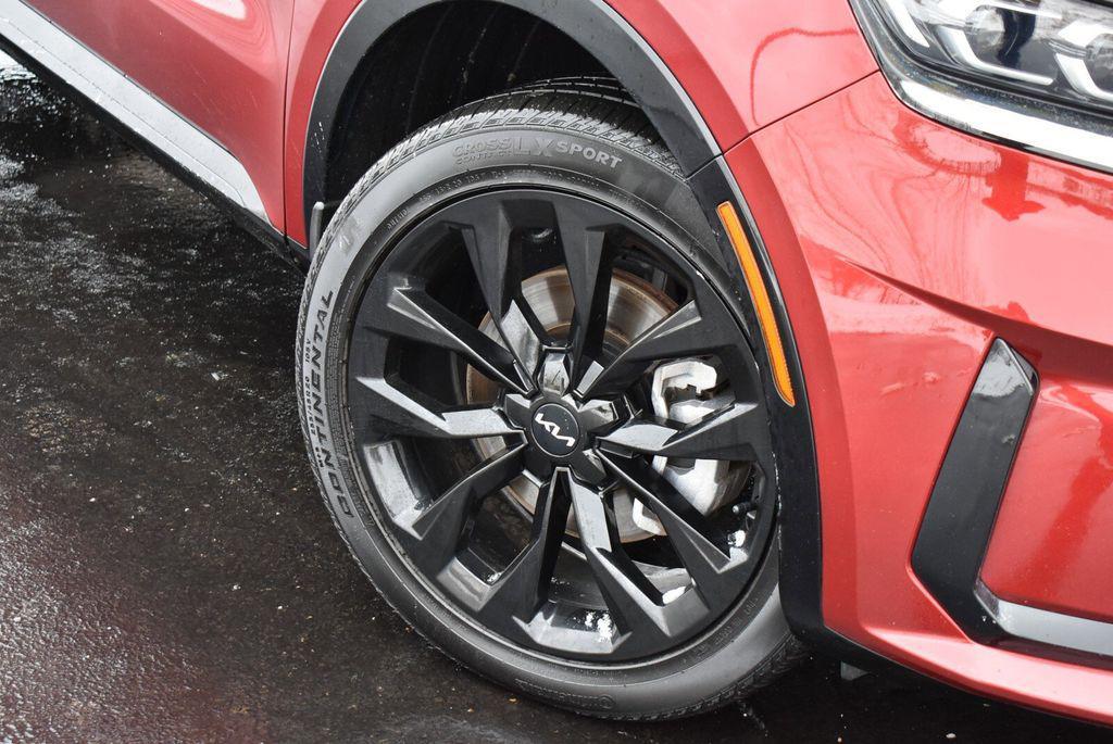 used 2023 Kia Sorento car, priced at $31,918