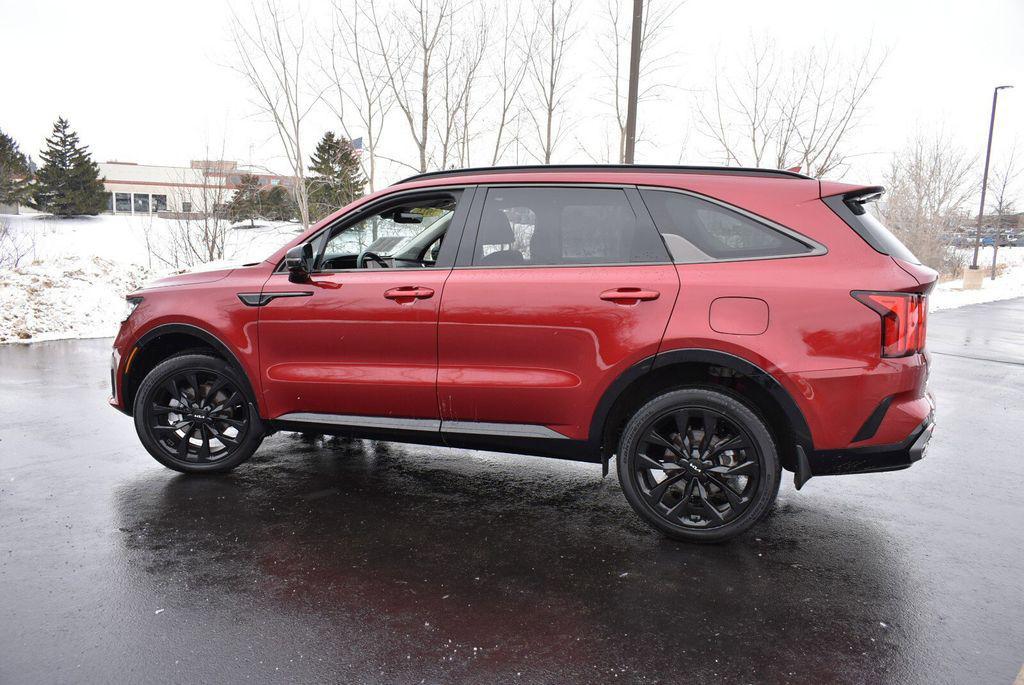 used 2023 Kia Sorento car, priced at $31,918