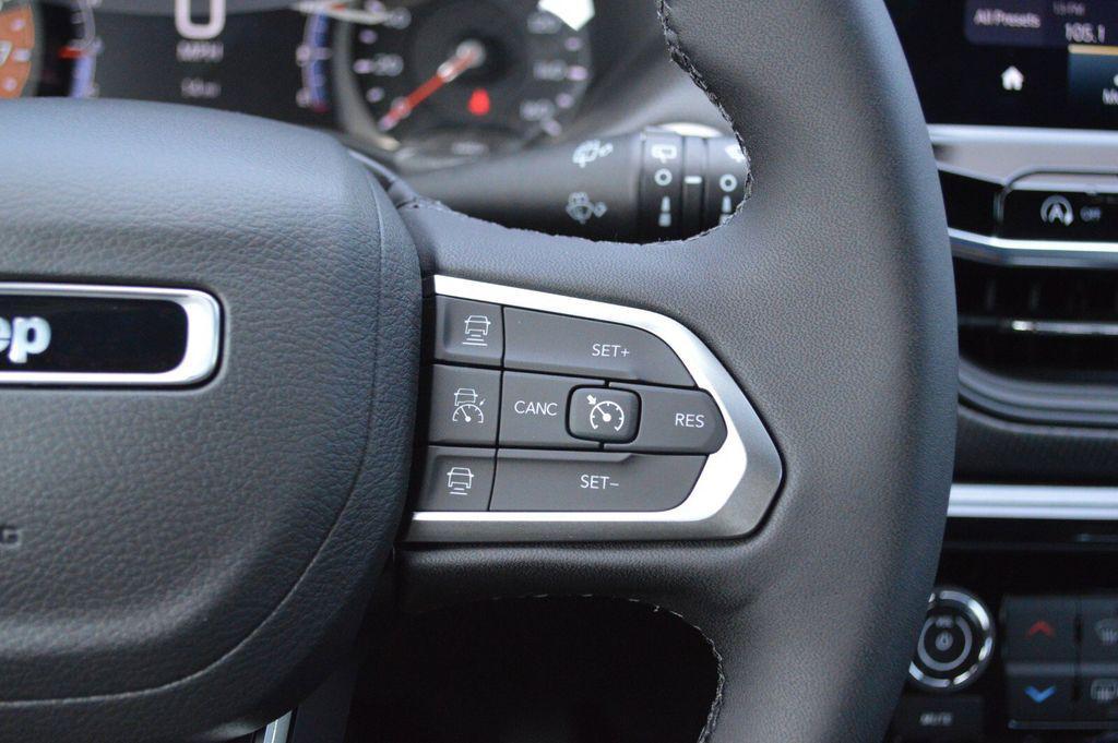 new 2025 Jeep Compass car, priced at $31,999