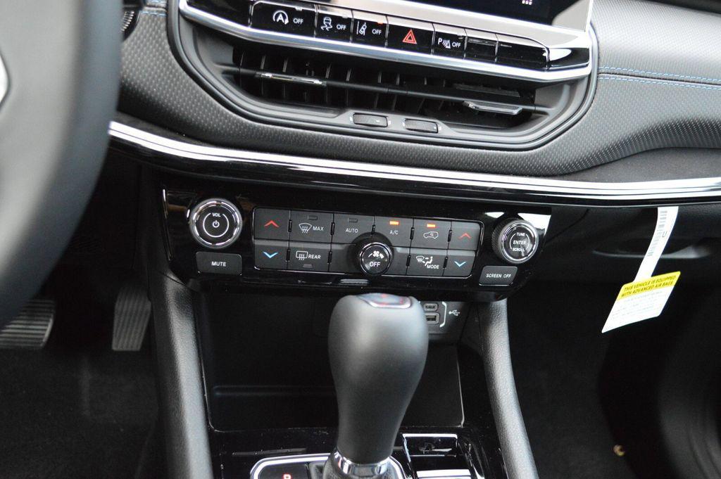 new 2025 Jeep Compass car, priced at $31,999