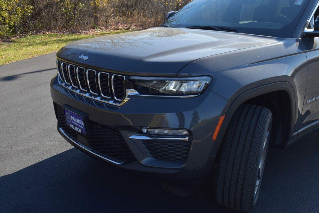 new 2025 Jeep Grand Cherokee car, priced at $41,990