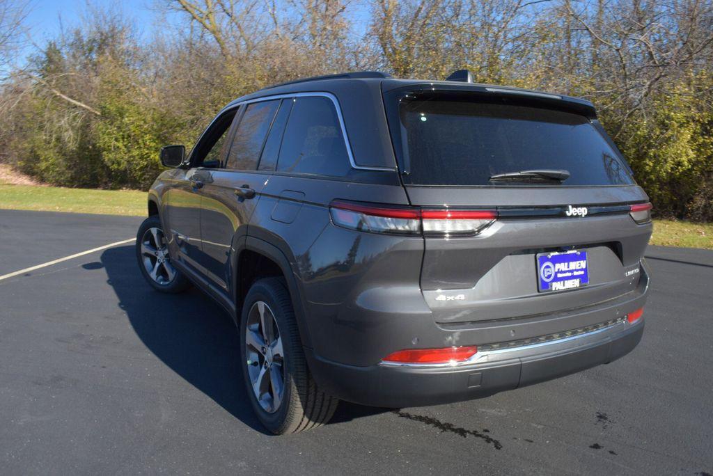 new 2025 Jeep Grand Cherokee car, priced at $41,990