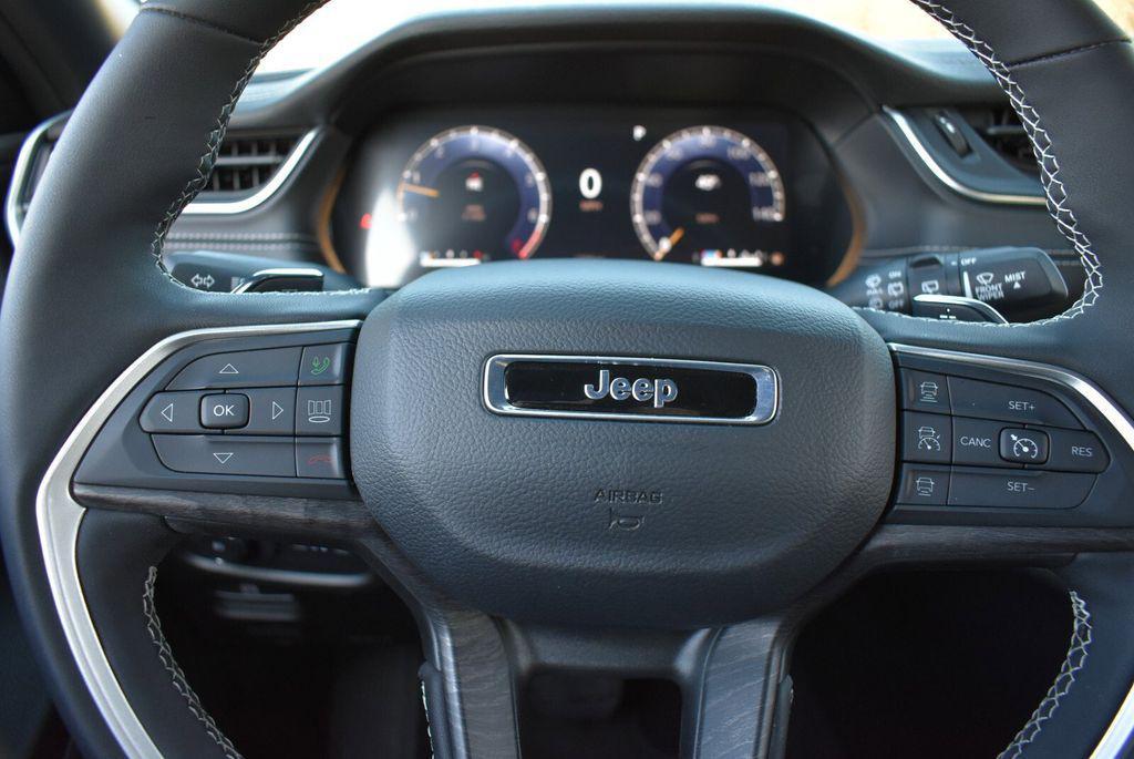 used 2025 Jeep Grand Cherokee car, priced at $41,969