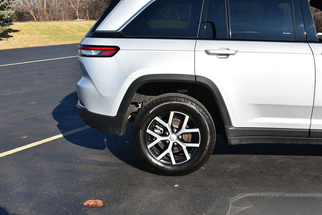 used 2025 Jeep Grand Cherokee car, priced at $41,969